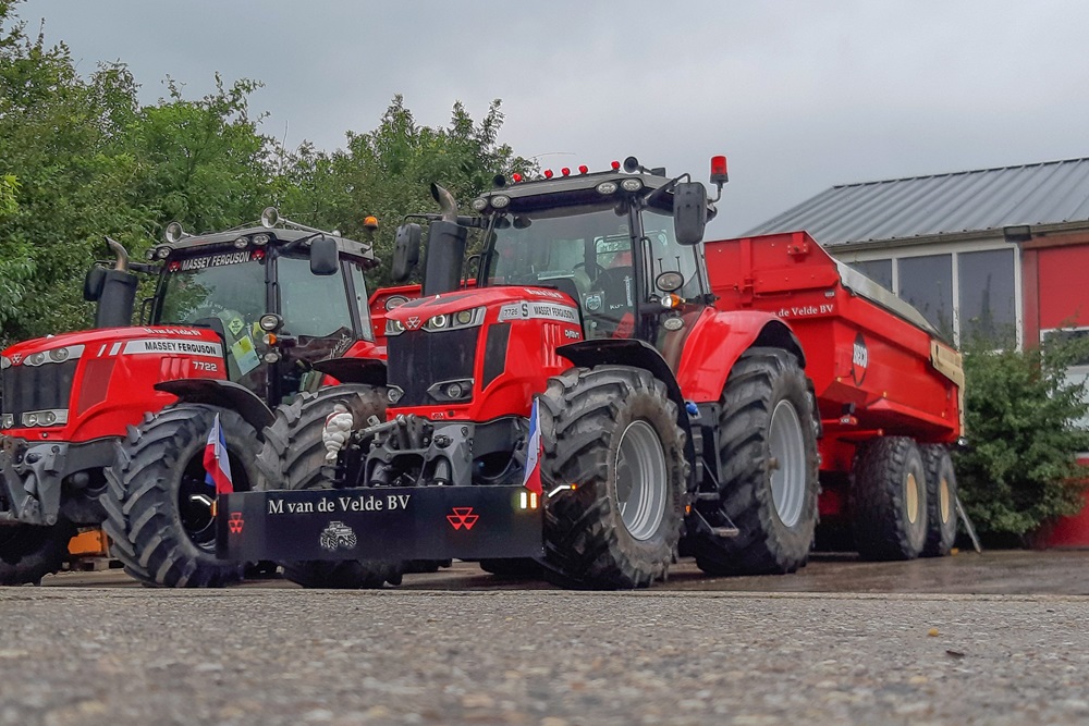 Massey Ferguson 7726 S vangt blikken met stoere neus